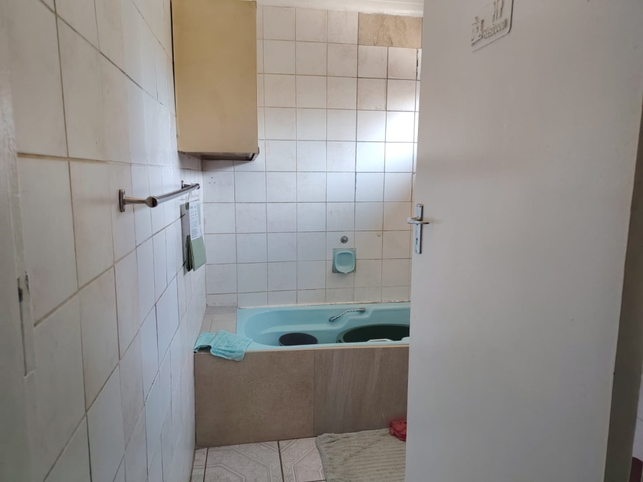 To Let 1 Bedroom Property for Rent in Oos Einde North West